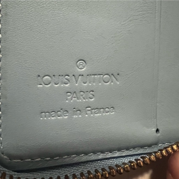 Louis Vuitton Vernis Zippy Coin/Wallet - Picture 10 of 10